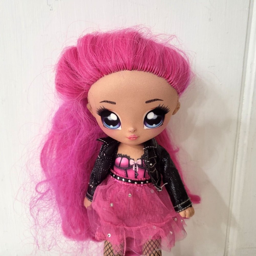 Na Na Na Surprise 11" Fashion Doll Pink Hair - Picture 5 of 6